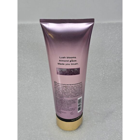 Victoria's Secret Velvet Petals Fragrance Lotion 236ml / 8 Fl Oz - Picture 2 of 2